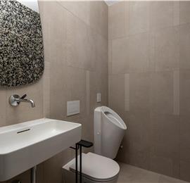 4-Bedroom Luxury Villa with Heated Pool, Ciovo near Trogir – Sleeps 8